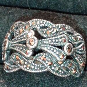 Vintage Sterling Silver Women's Ring with Intricate Design and Marcasites